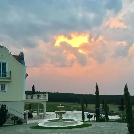 Liszkay Borkuria Monoszlo